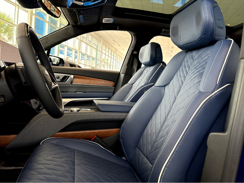 New 2026 Cadillac Vistiq Premium Luxury image 15