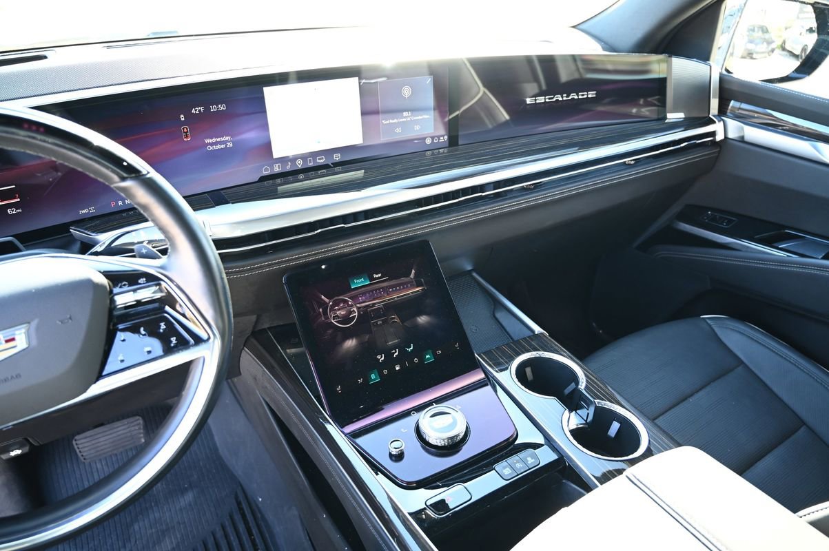 Used 2025 Cadillac Escalade Premium Luxury w/ LPO, Floor Liner Package image 40