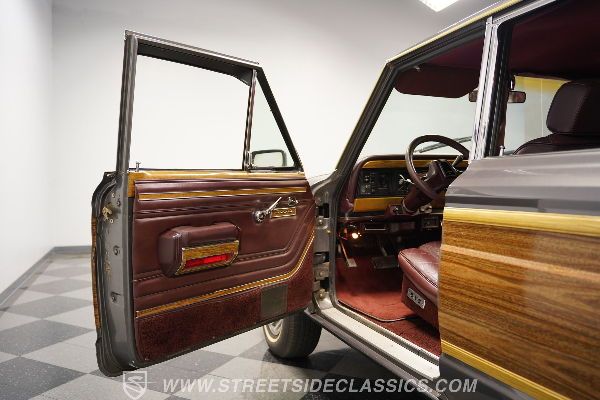Used 1988 Jeep Grand Wagoneer image 36