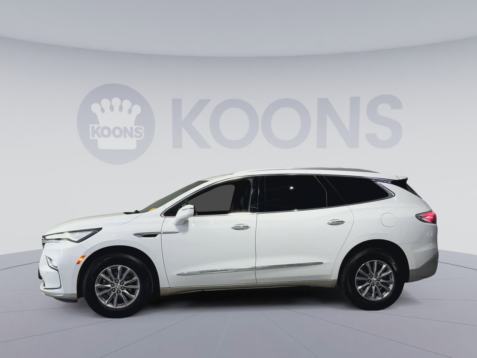 Used 2023 Buick Enclave Essence AWD/4WD image 7