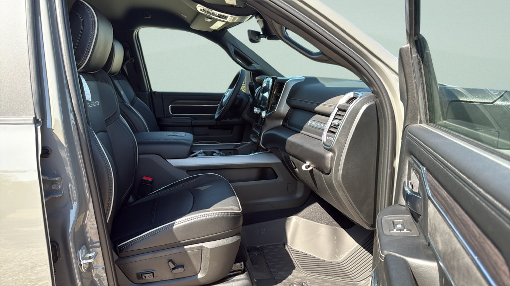 New 2027 RAM 3500 Laramie w/ Night Edition AWD/4WD image 19