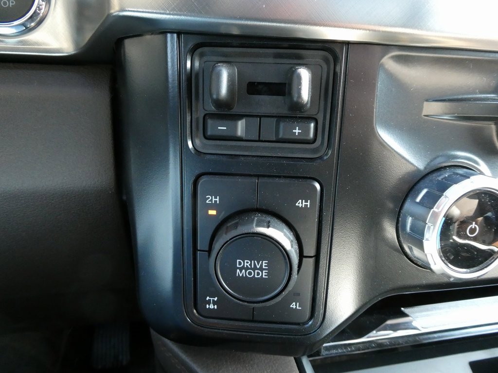 Used 2025 Ford F350 King Ranch w/ Chrome Package image 30