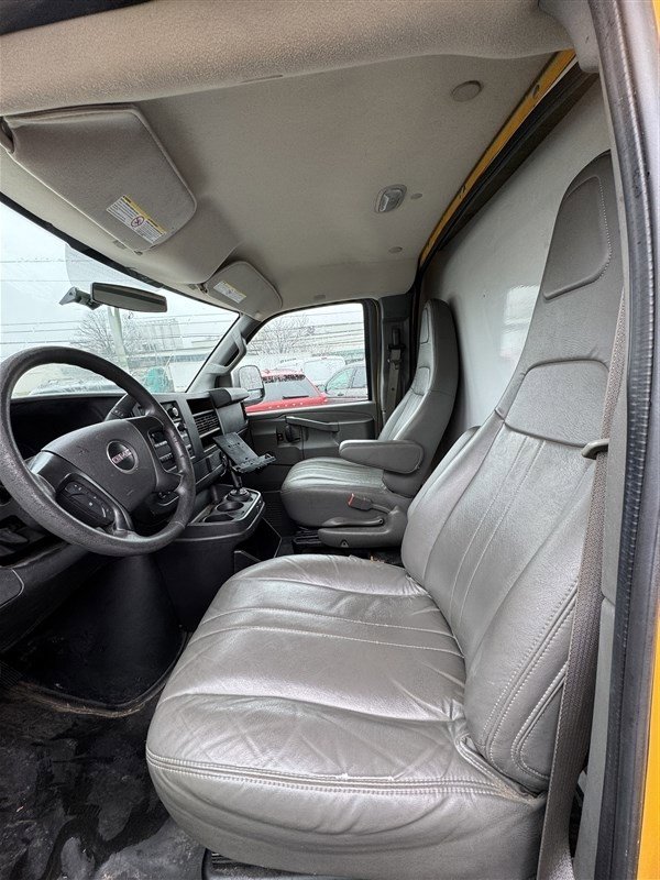 Used 2016 GMC Savana 3500 CUTAWAY G3500 image 9