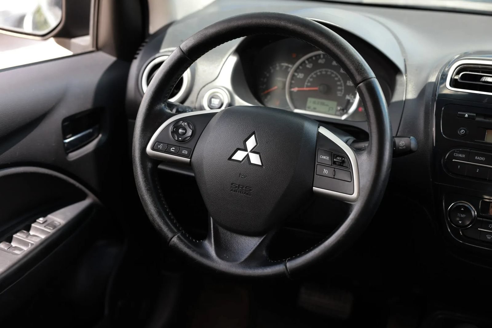 Used 2015 Mitsubishi Mirage ES FWD image 31