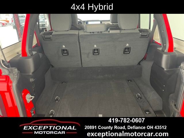 Used 2025 Jeep Wrangler Unlimited Sahara AWD/4WD image 47
