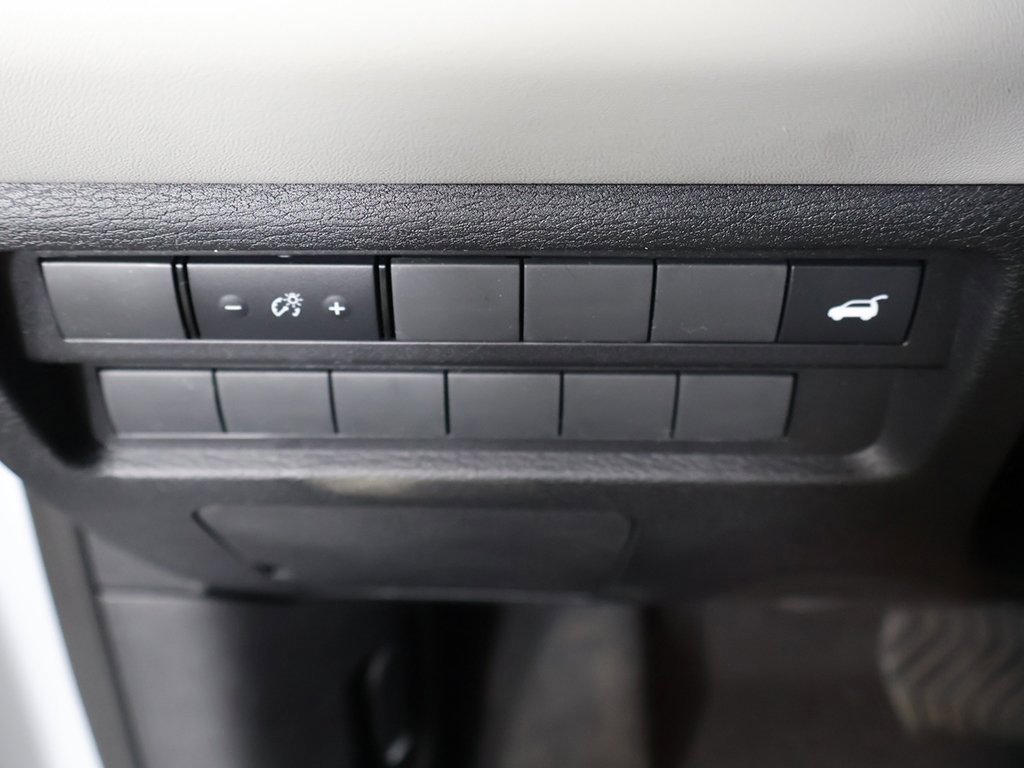 New 2025 Mitsubishi Outlander SE image 41