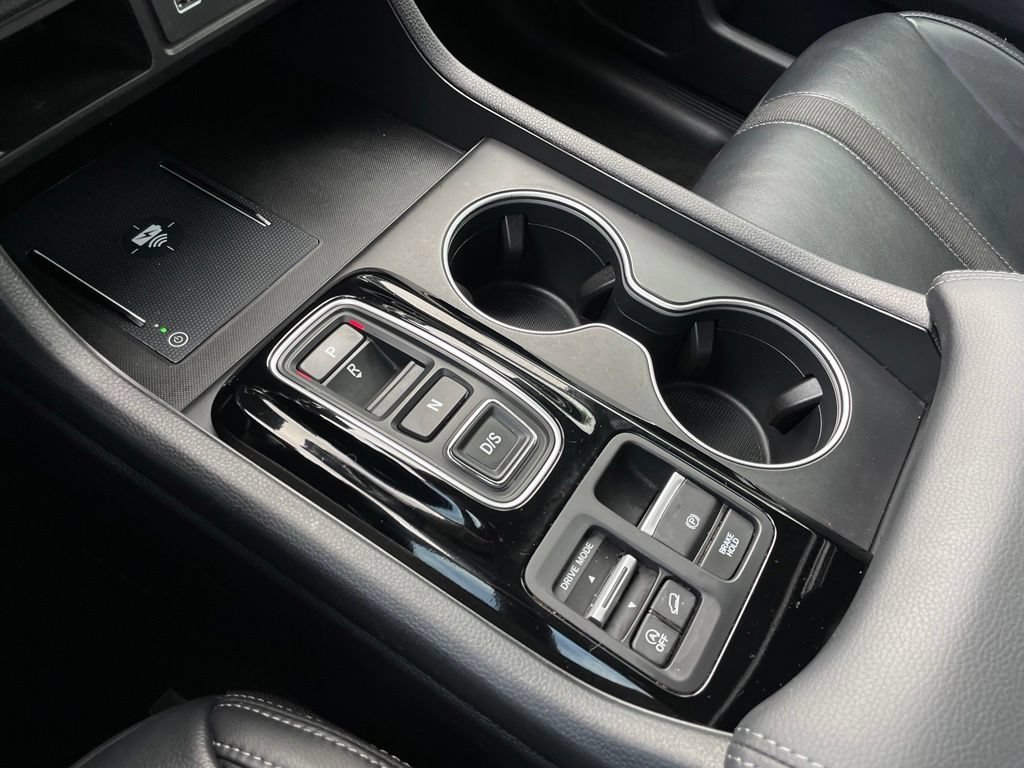 Certified 2025 Honda Pilot Touring image 19