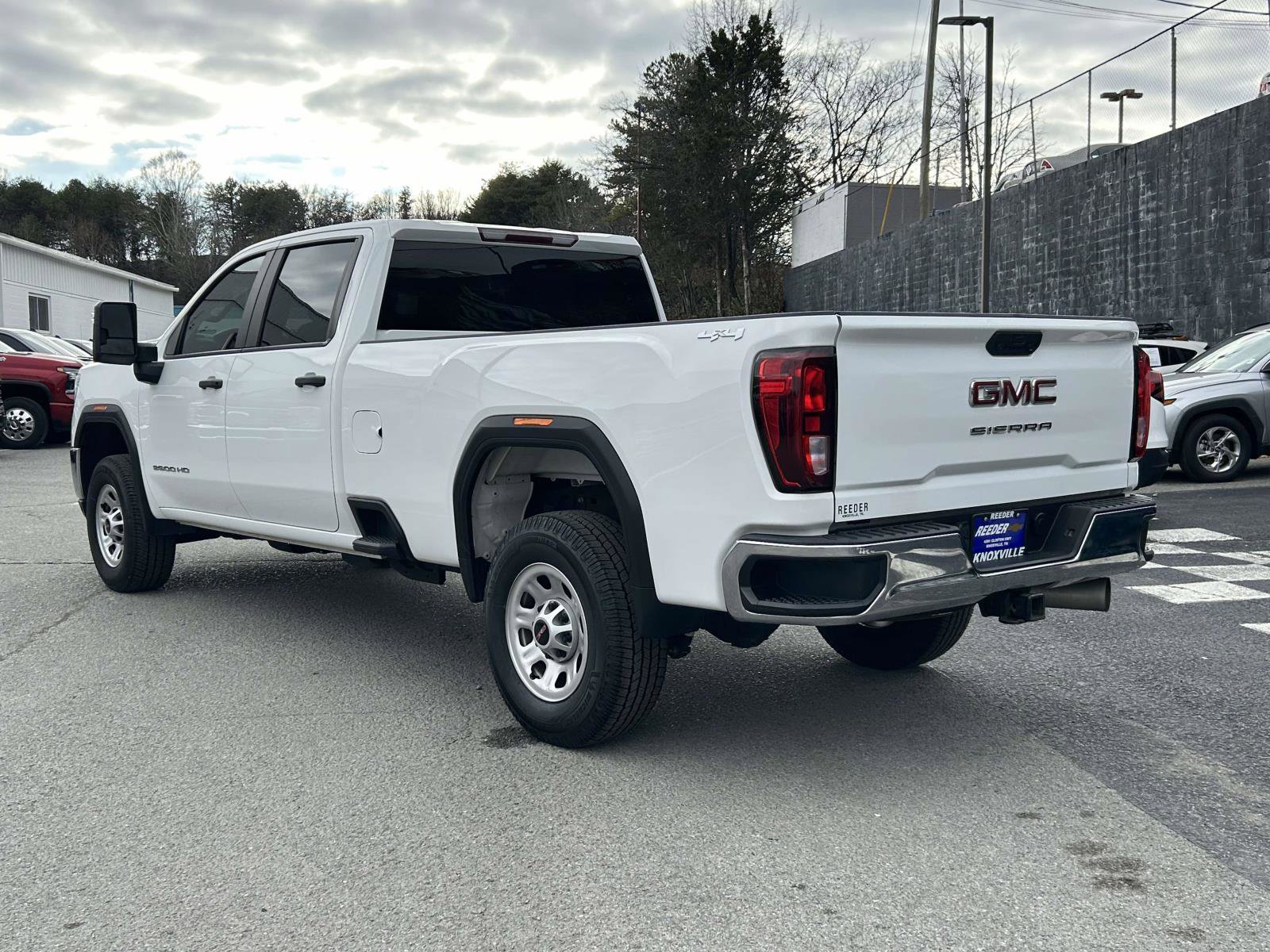 Used 2023 GMC Sierra 3500 Pro w/ Convenience Package image 5