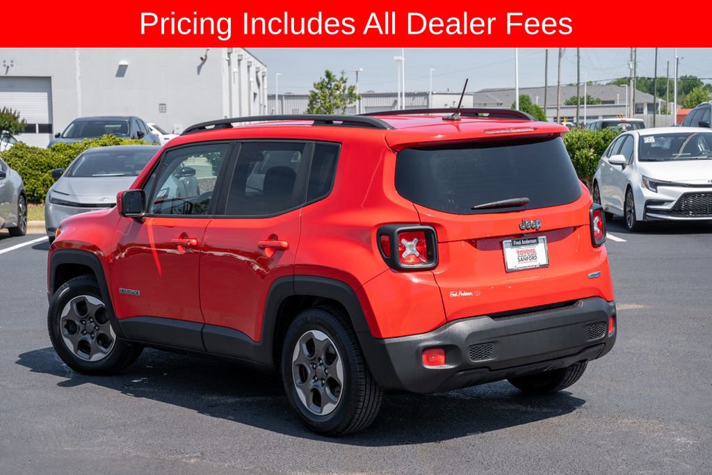 Used 2017 Jeep Renegade Latitude FWD image 3