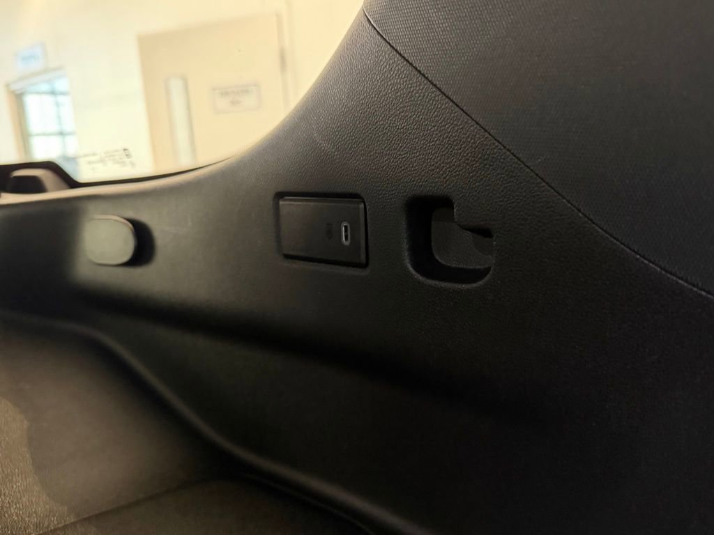 Used 2024 Chevrolet Tahoe LT image 34