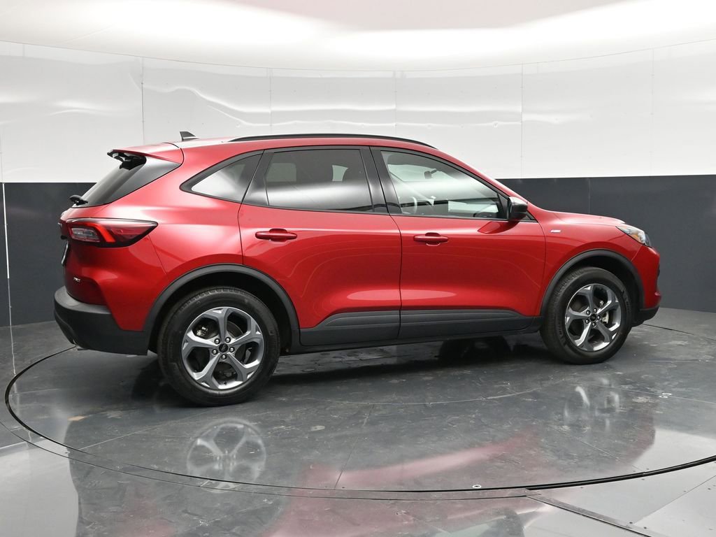 Used 2025 Ford Escape ST-Line AWD/4WD image 2