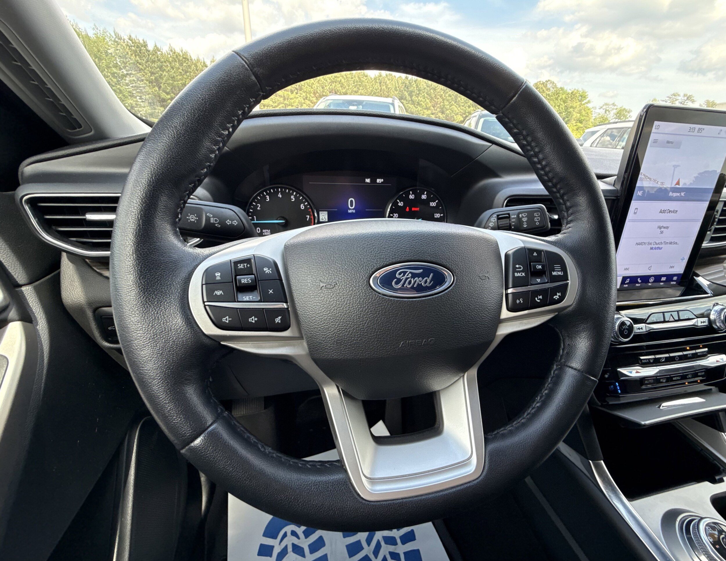 Certified 2023 Ford Explorer Limited w/ Limited Technology Package AWD/4WD image 14