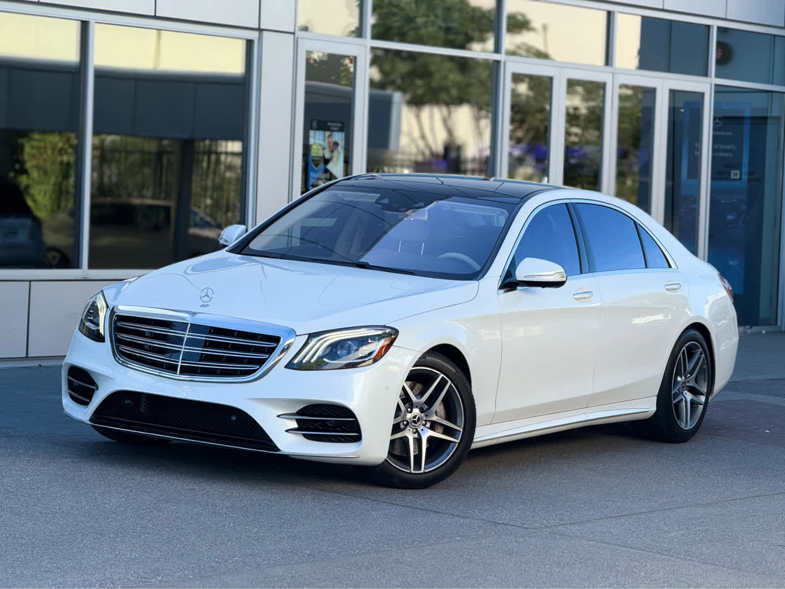 Used 2020 Mercedes-Benz S 450 Sedan image 2