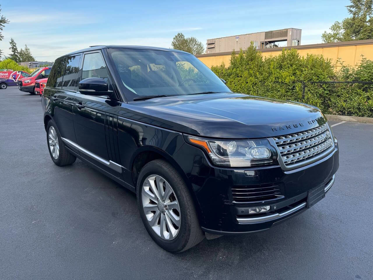 Used 2014 Land Rover Range Rover HSE image 3