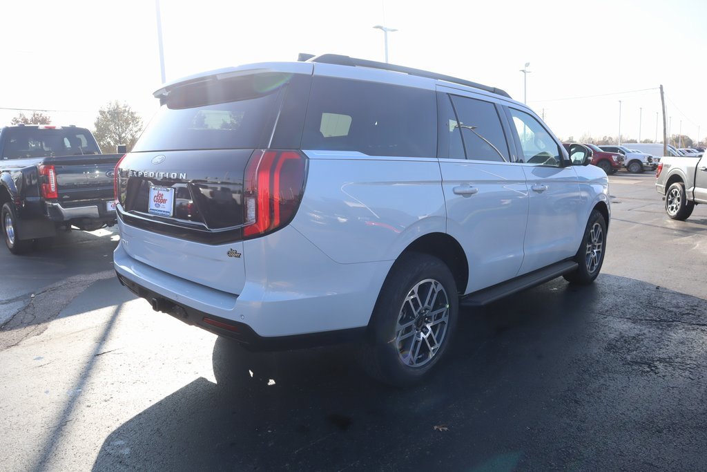 New 2025 Ford Expedition Active image 22