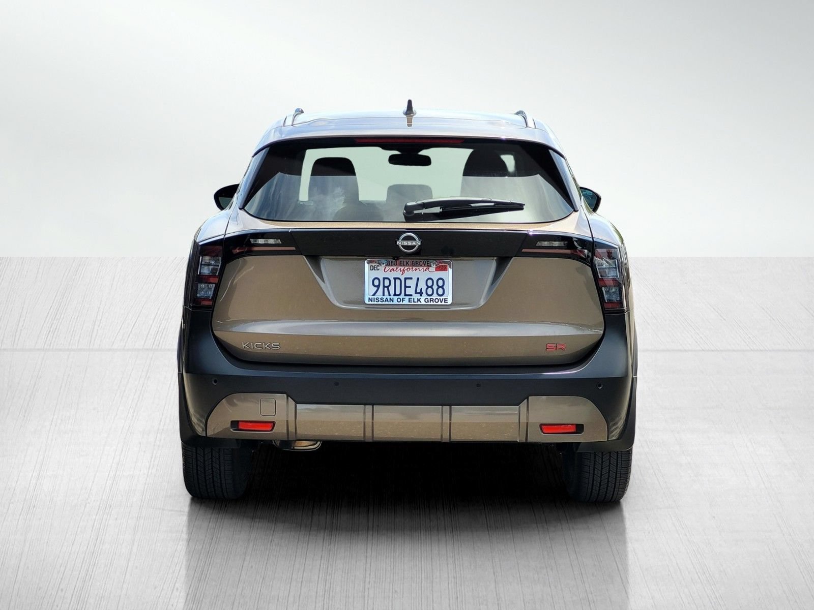 Used 2025 Nissan Kicks SR FWD image 5