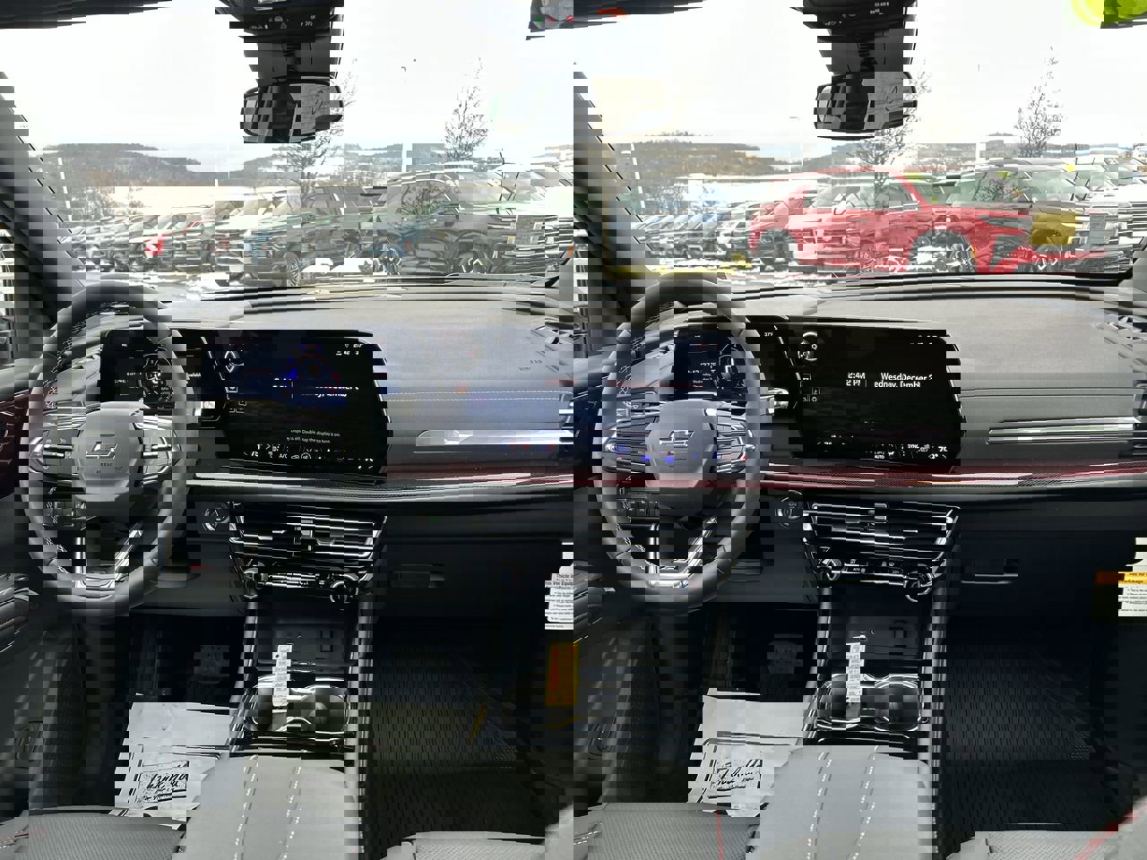 New 2026 Chevrolet Traverse Z71 w/ LPO, Floor Liner Package image 17