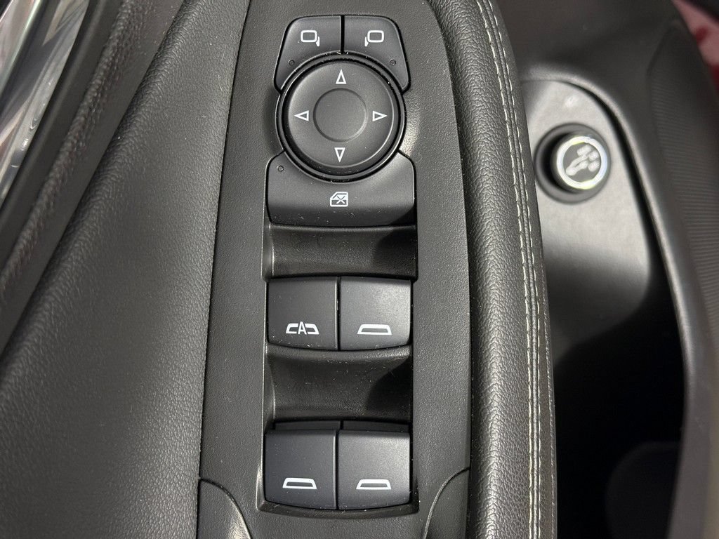 Used 2023 Buick Encore GX Select w/ Experience Buick Package FWD image 32