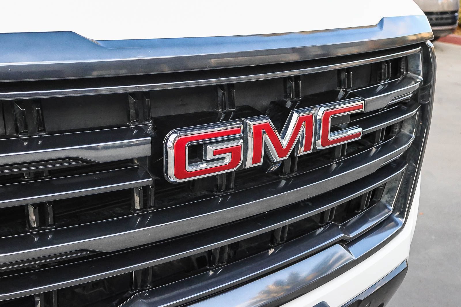 Used 2024 GMC Yukon AT4 w/ AT4 Premium Plus Package AWD/4WD image 17