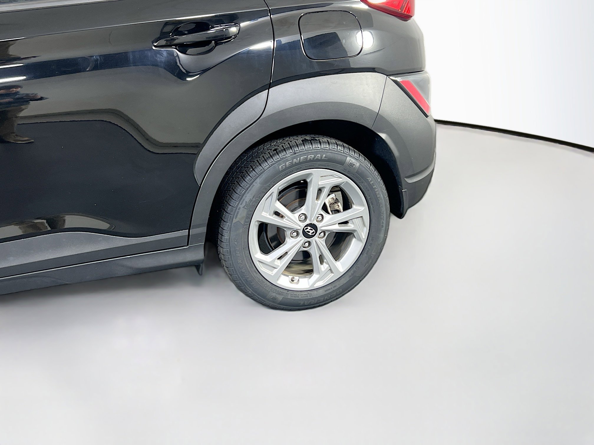 Used 2022 Hyundai Kona SEL w/ Cargo Package image 28