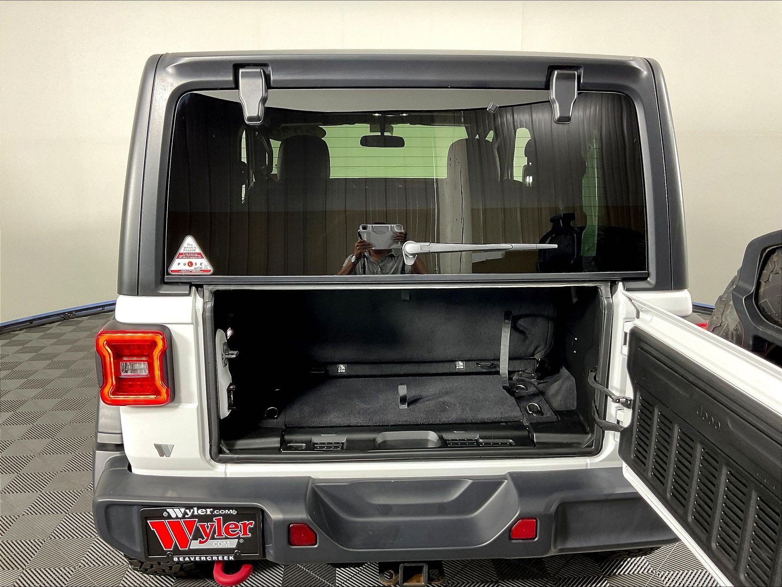 Used 2020 Jeep Wrangler Rubicon w/ LED Lighting Group AWD/4WD image 39