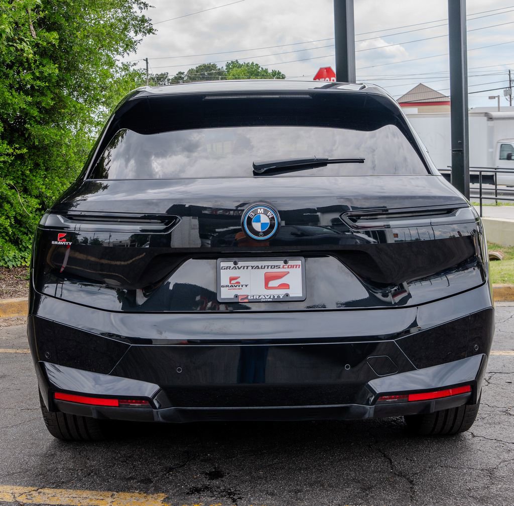 Used 2024 BMW iX xDrive50 w/ Premium Package AWD/4WD image 25