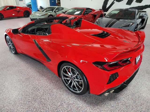 Used 2024 Chevrolet Corvette Stingray Premium Conv w/ Z51 Performance Package RWD image 19