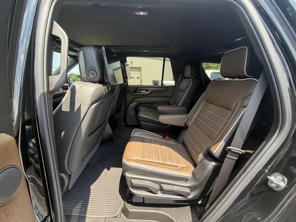 Used 2026 GMC Yukon Denali Ultimate AWD/4WD image 4