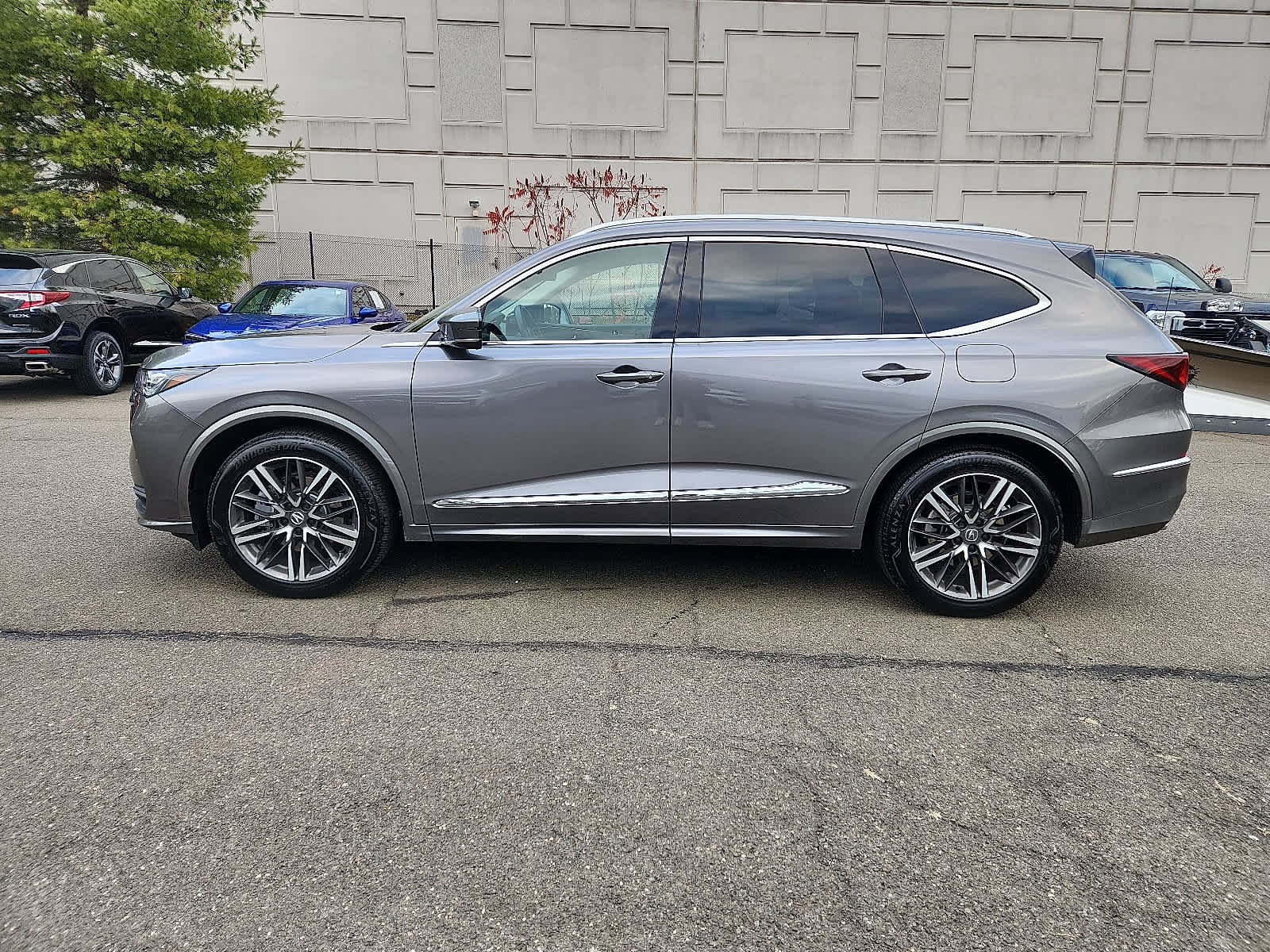 Certified 2025 Acura MDX w/Advance Package image 8