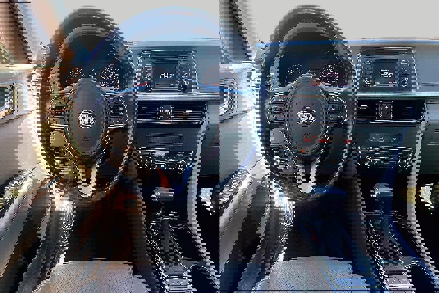 Used 2016 Kia Optima EX image 3