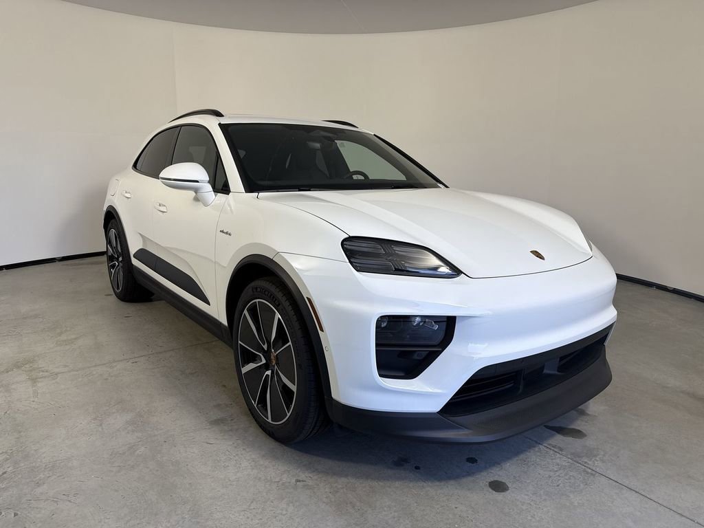 Used 2025 Porsche Macan Electric RWD image 9