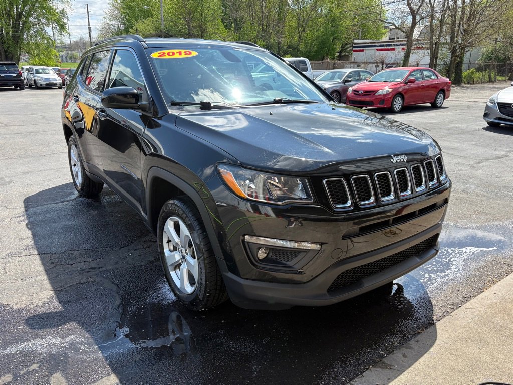 Used 2019 Jeep Compass Latitude image 1