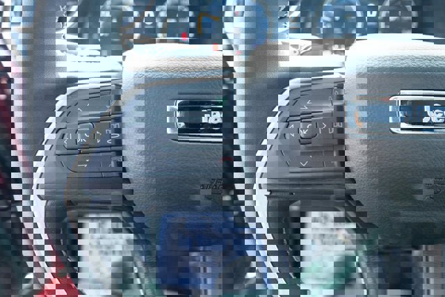 New 2025 Jeep Grand Cherokee L Laredo image 22