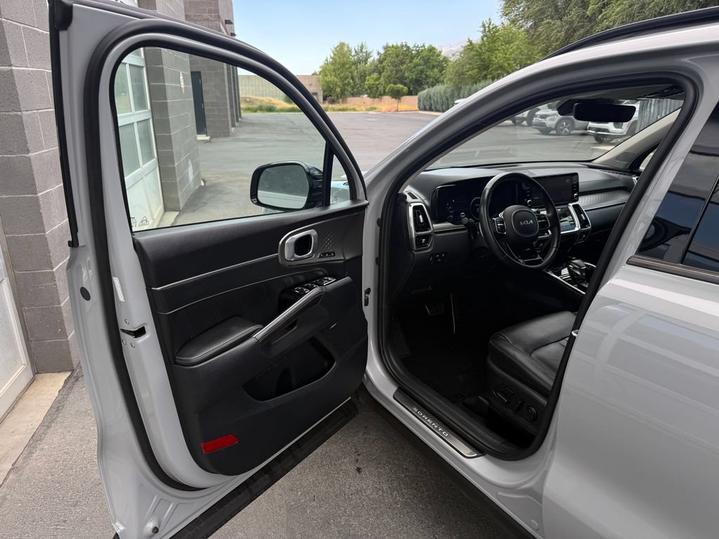 Used 2022 Kia Sorento SX Prestige AWD/4WD image 16