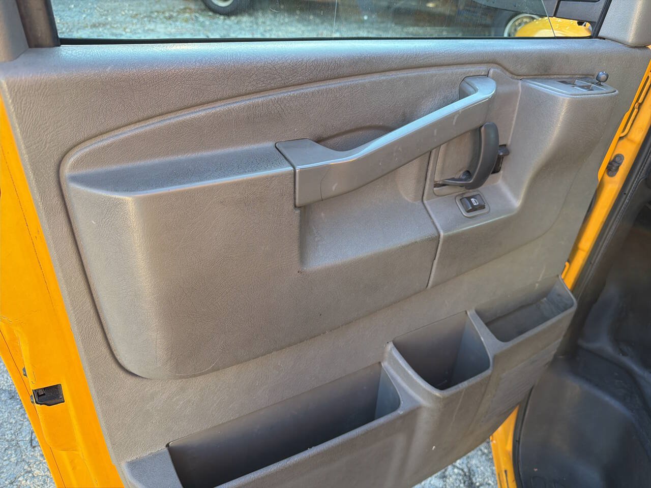 Used 2016 Chevrolet Express 2500 Extended RWD image 16