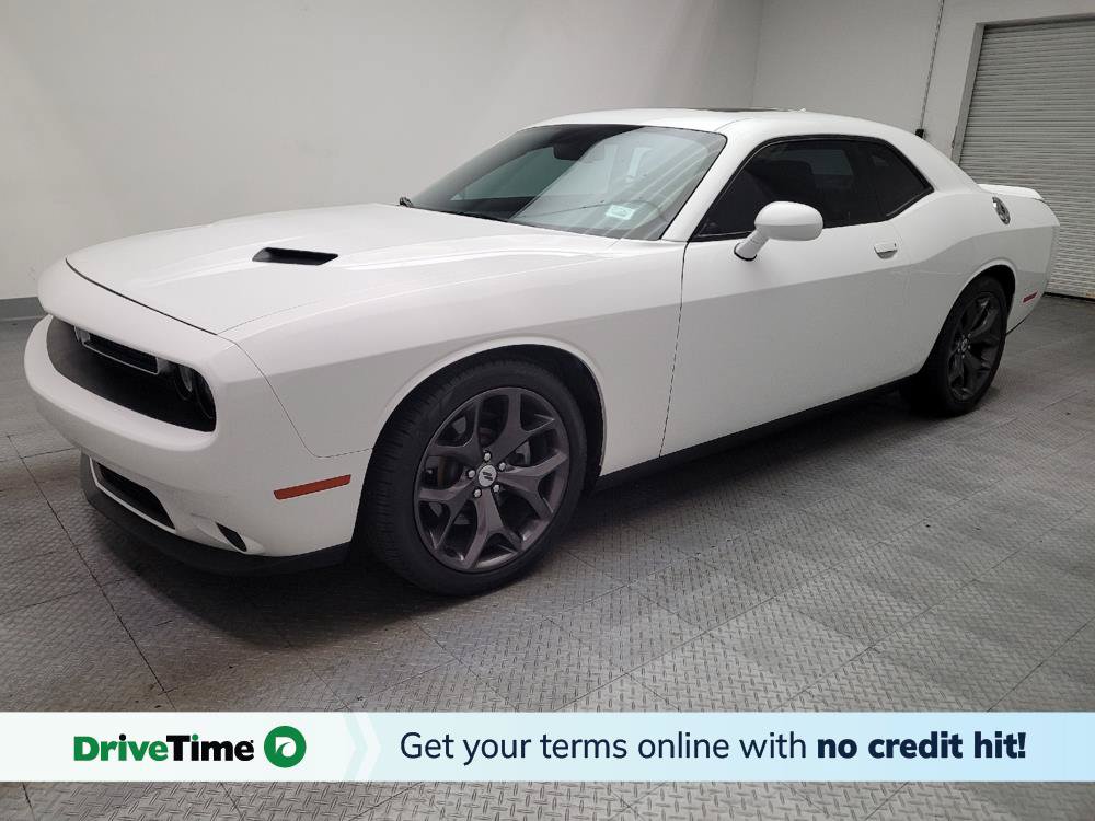 Used 2018 Dodge Challenger SXT Plus RWD image 1
