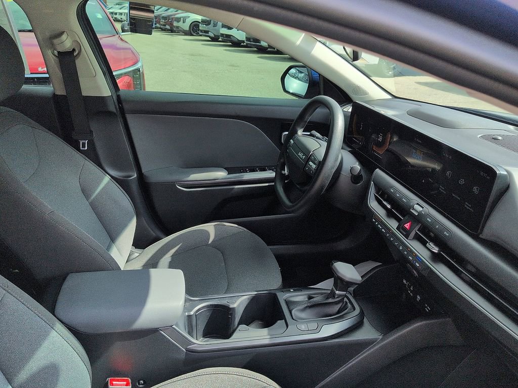 Used 2025 Kia K4 FWD image 7