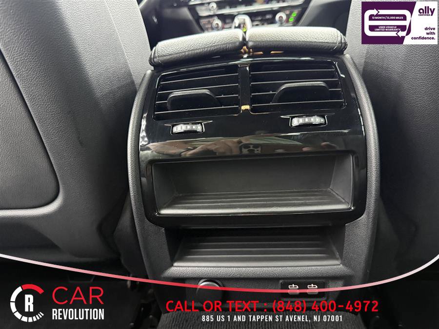 Used 2022 BMW M550i xDrive image 27