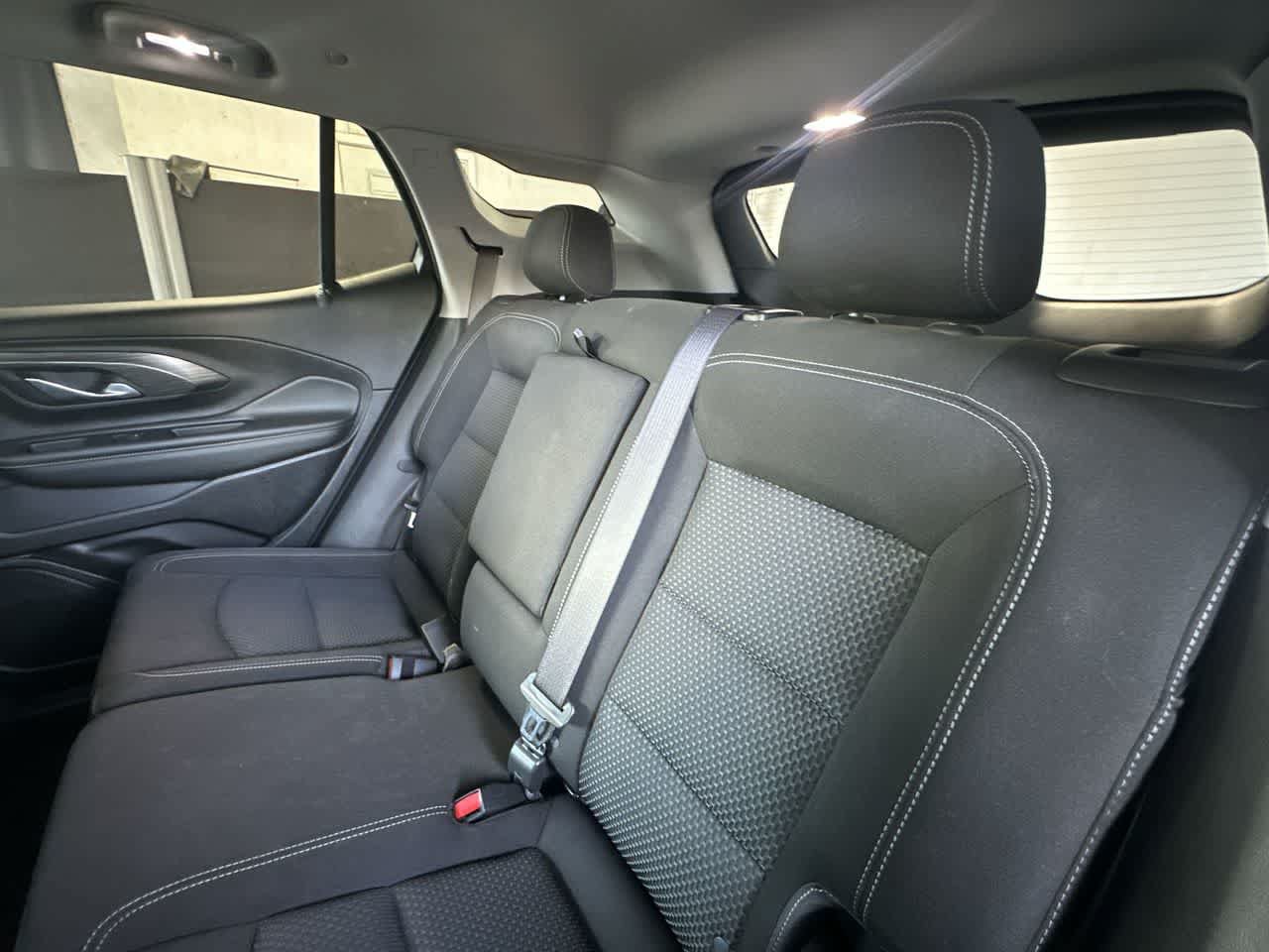 Used 2024 GMC Terrain SLE w/ Driver Convenience Package FWD image 22