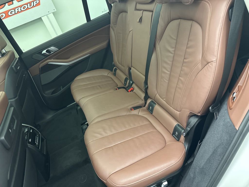 Used 2020 BMW X7 xDrive40i w/ Luxury Seating Package image 14
