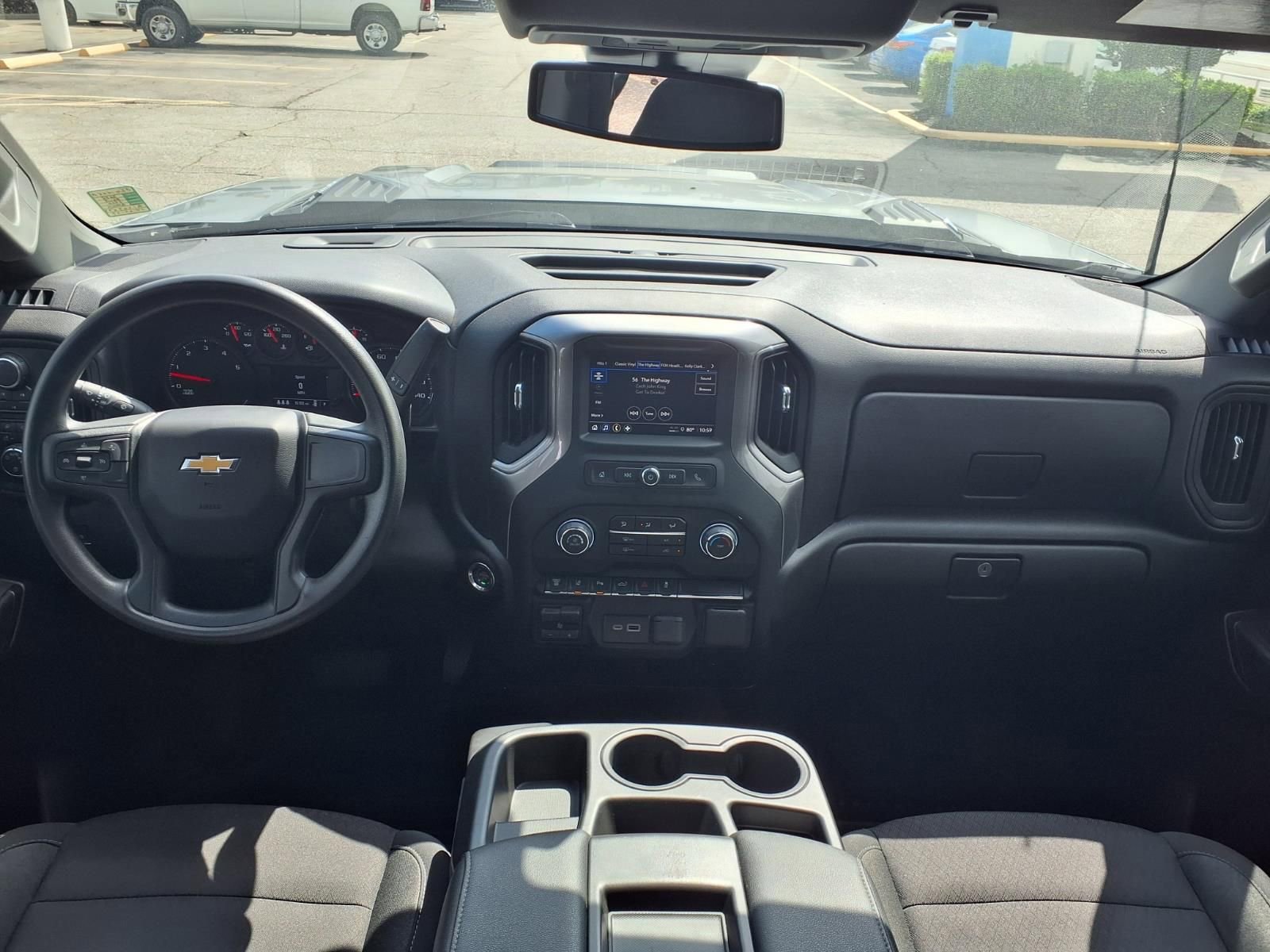 Used 2024 Chevrolet Silverado 2500 Custom w/ Custom Value Package image 3