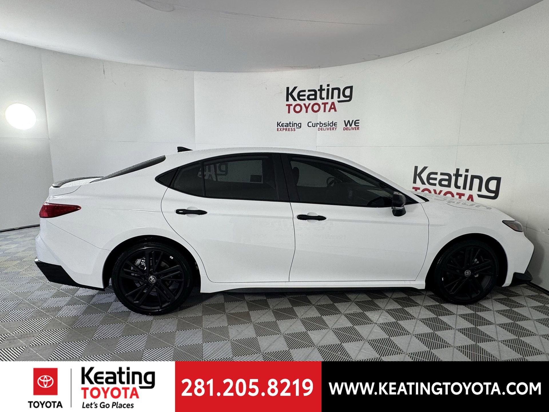 New 2026 Toyota Camry Hybrid FWD image 4