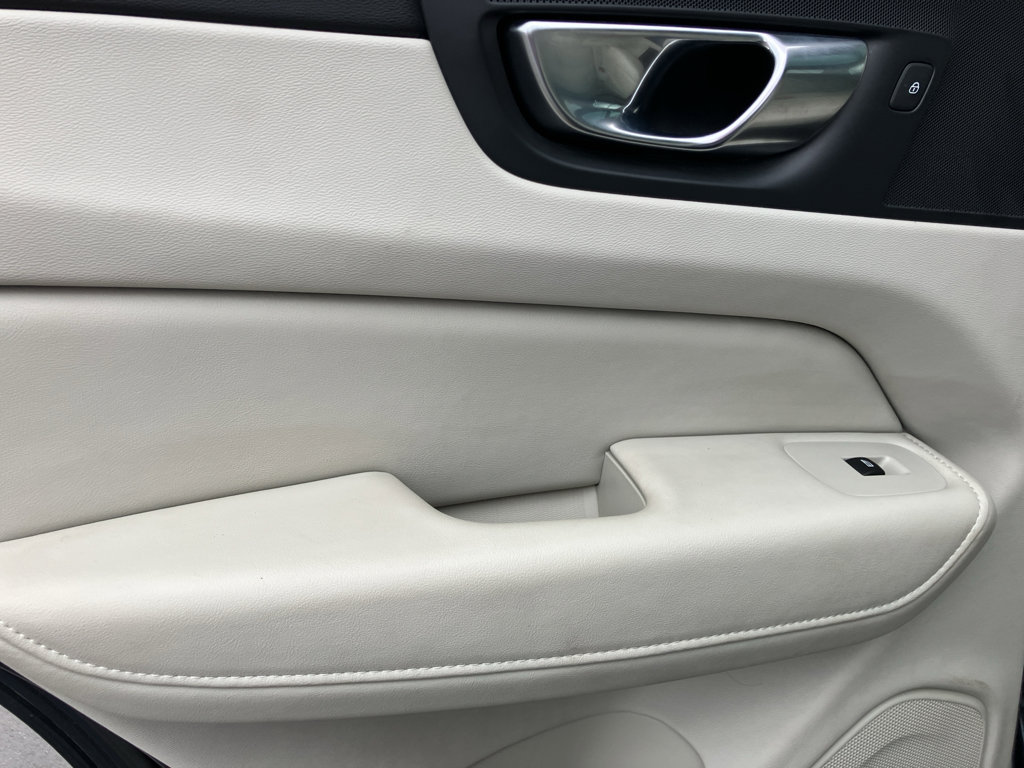 Used 2021 Volvo XC60 T6 Inscription w/ Advanced Package image 24