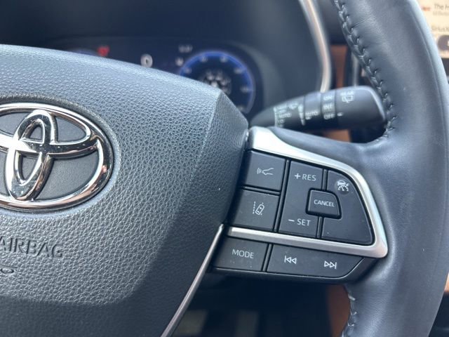 Used 2023 Toyota Highlander Platinum image 25