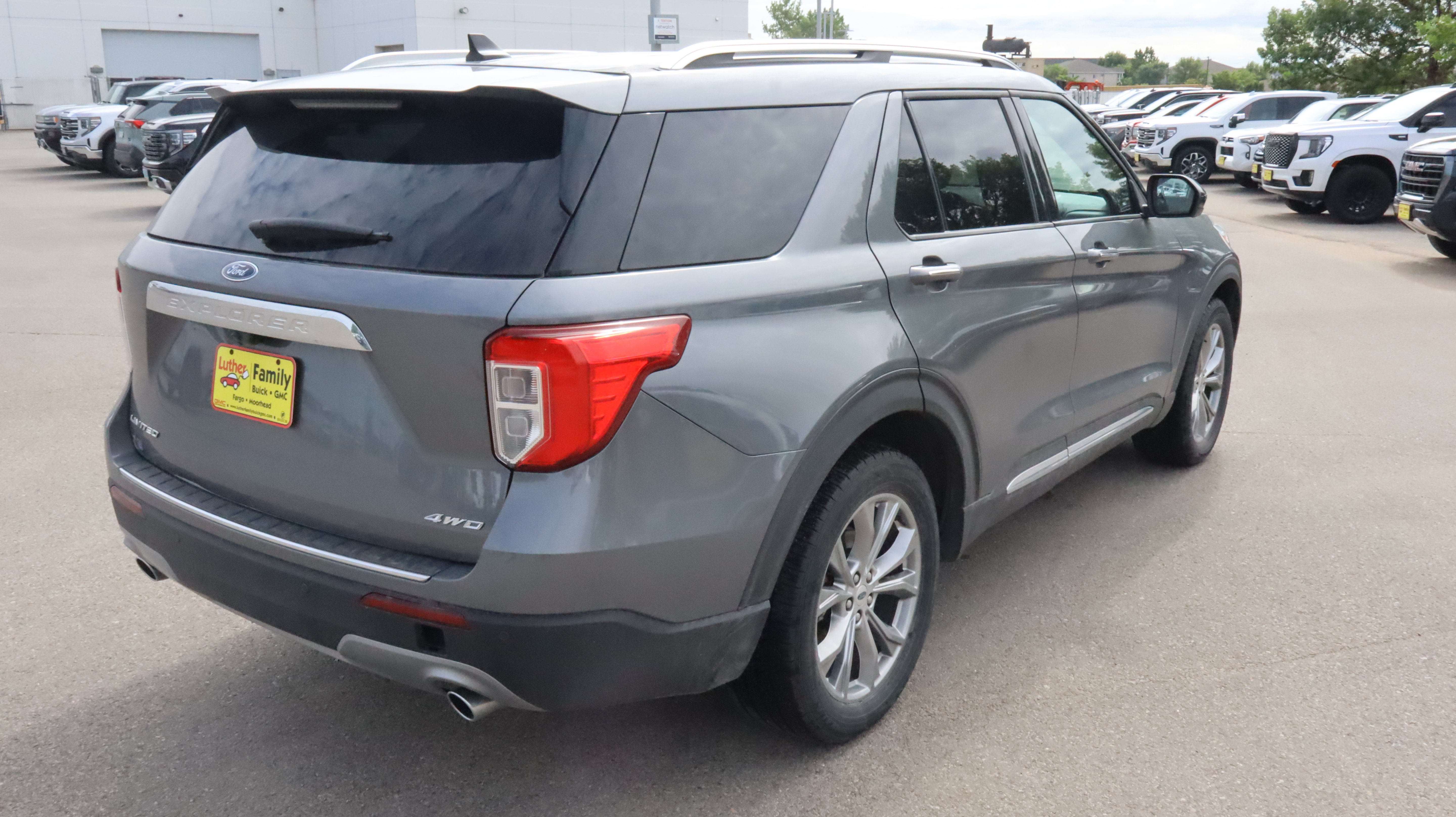 Used 2022 Ford Explorer Limited AWD/4WD image 7
