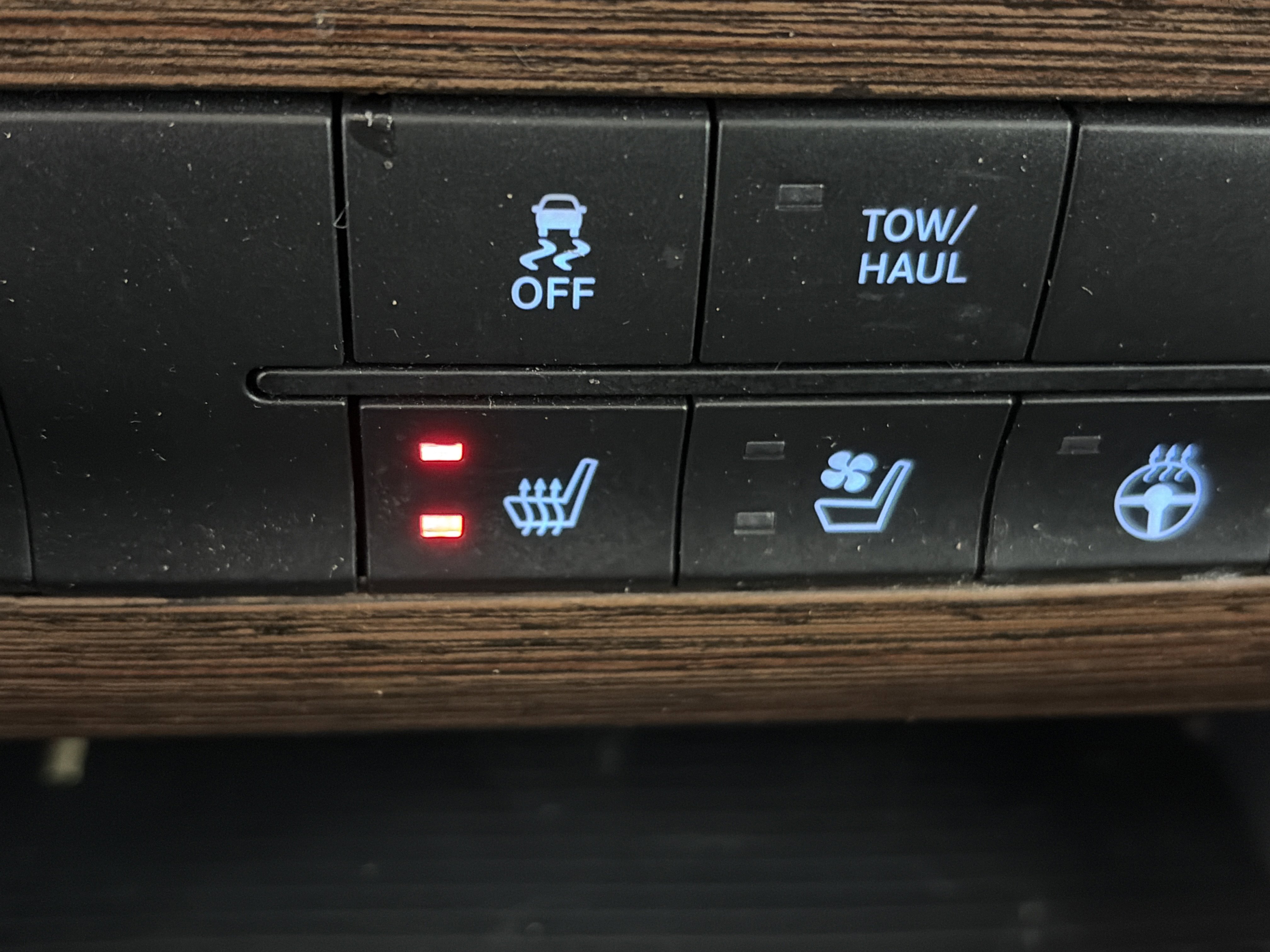 Used 2016 RAM 1500 Laramie w/ Convenience Group image 27