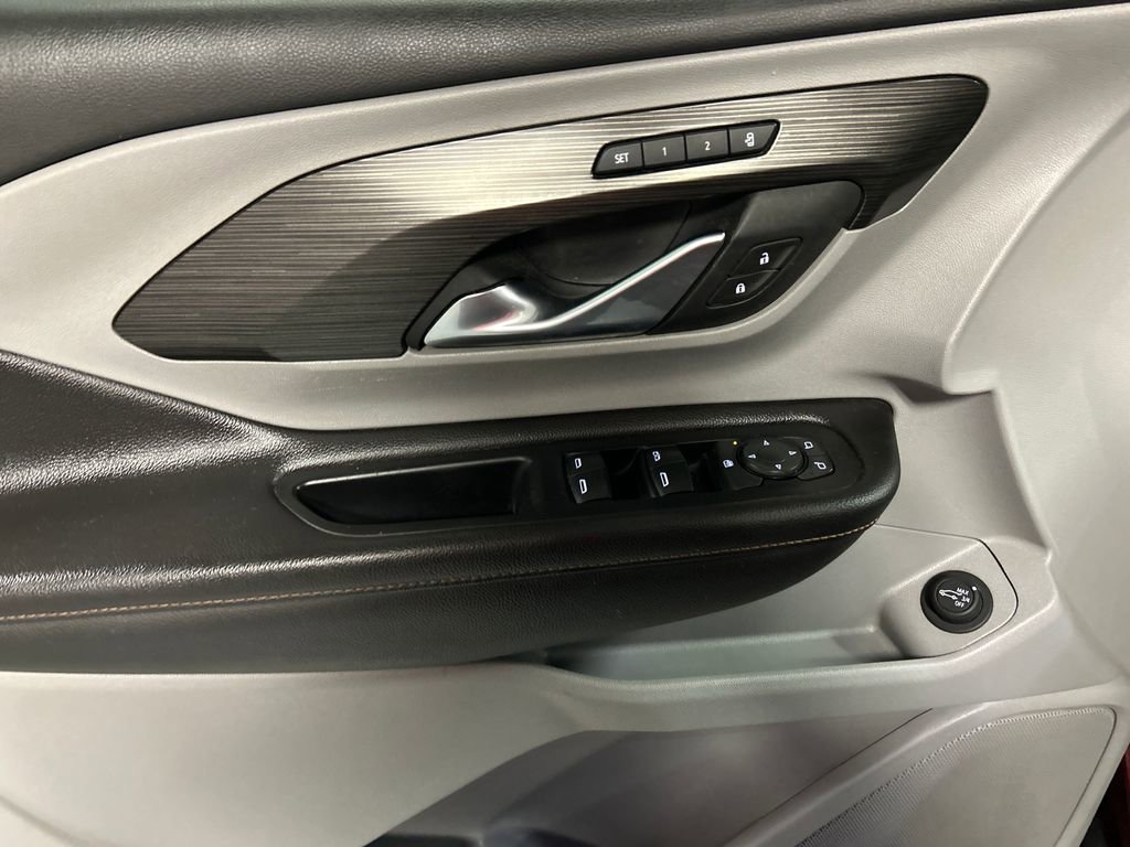 Used 2020 GMC Terrain SLT w/ Preferred Package image 12