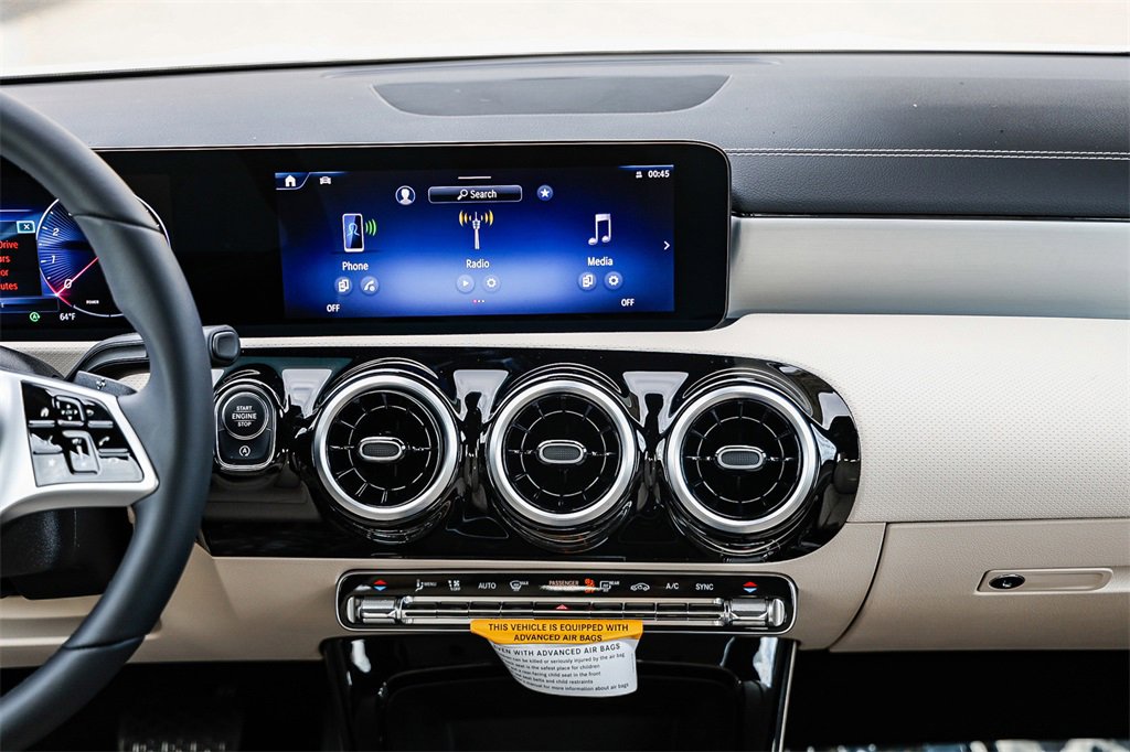 New 2025 Mercedes-Benz CLA 250 image 11