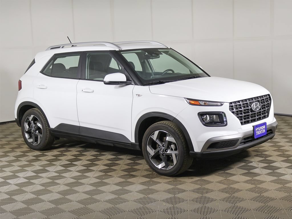 Certified 2026 Hyundai Venue SEL FWD image 40