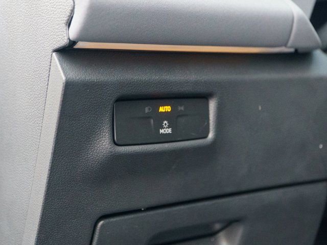 Used 2025 Volkswagen Tiguan SE w/ Panoramic Sunroof Package image 29